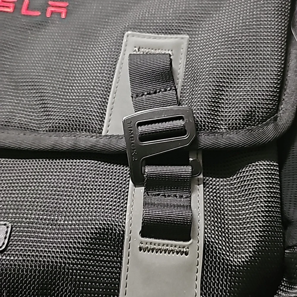 Tesla timbuk2 computer